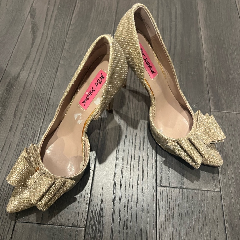 Betsey Johnson Glittering Gold Bow Heels